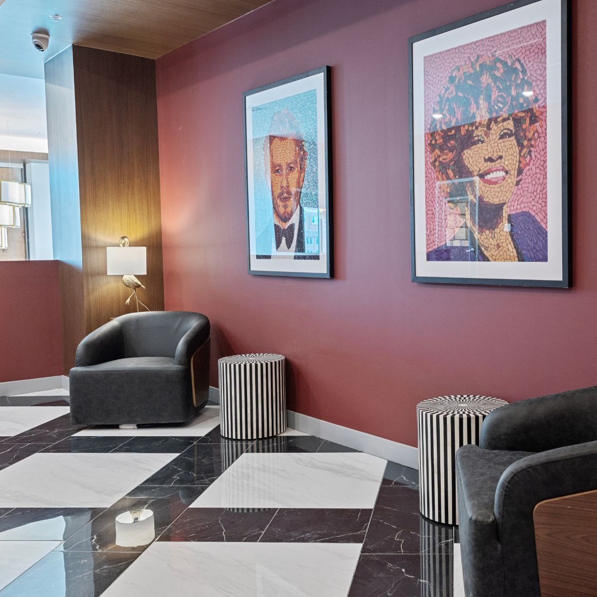 wework center seating at luxury apartment in kansas city, mo